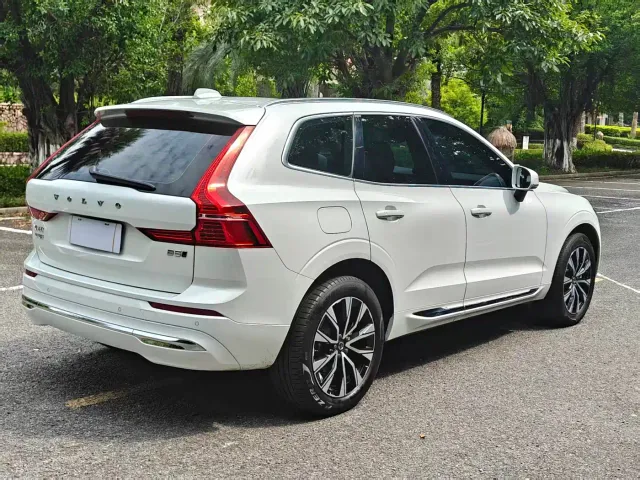 Volvo XC60 — Фото автомобиля 9