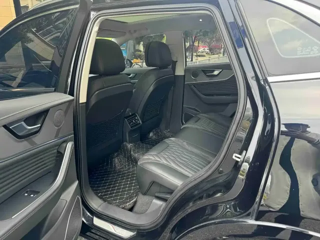 Hongqi HS5 — Фото автомобиля 6
