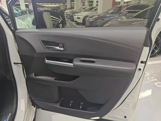 Toyota Sienna — Фото автомобиля 10