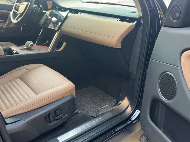 Land Rover Discovery Sport — Фото автомобиля 16