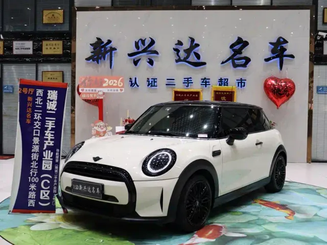Фотография автомобиля — MINI Hatch