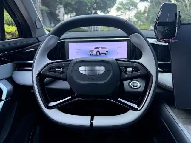Geely Boyue L — Фото автомобиля 8