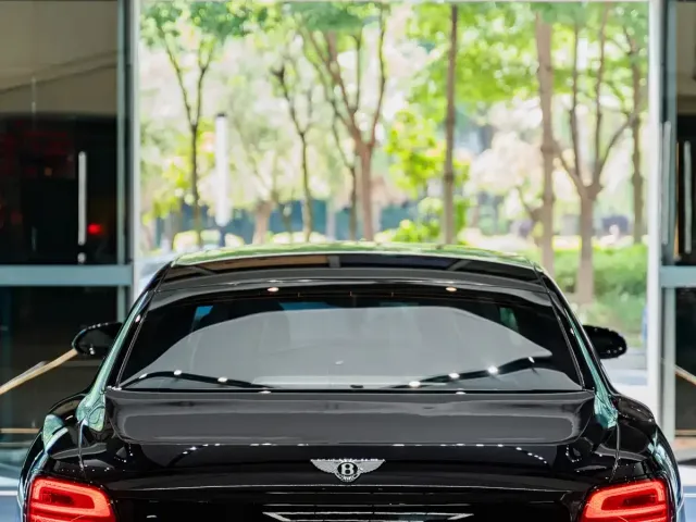 Bentley Flying Spur 2022 4.0T V8 Standard — Фото автомобиля 7
