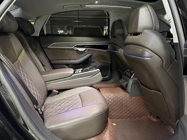 Audi A8 — Фото автомобиля 19