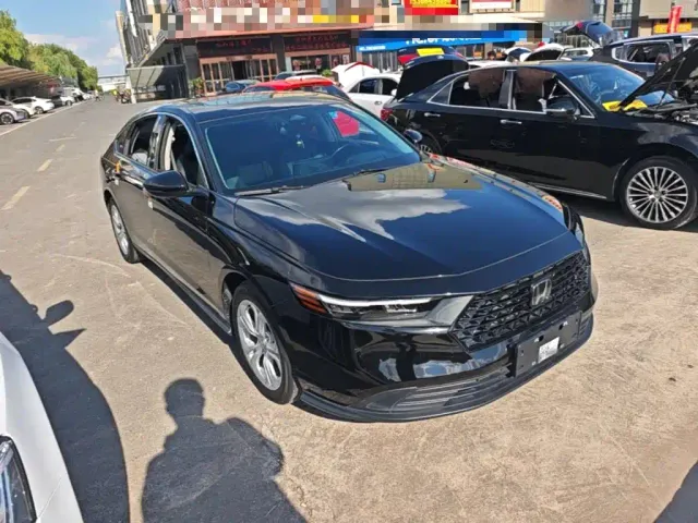Honda Accord — Фото автомобиля 3