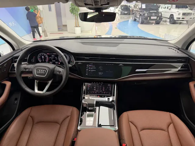 Audi Q7 — Фото автомобиля 18
