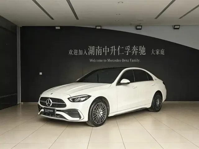 Фотография автомобиля — Mercedes-Benz C-Class