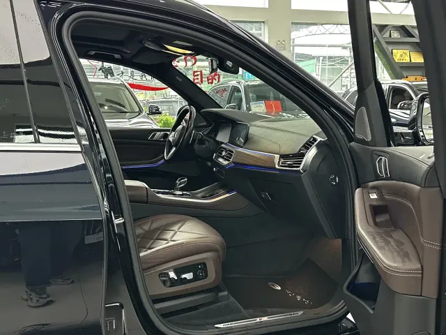 BMW X5 — Фото автомобиля 11