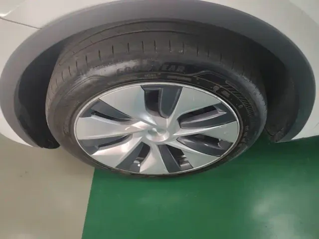 Tesla Model Y — Фото автомобиля 22
