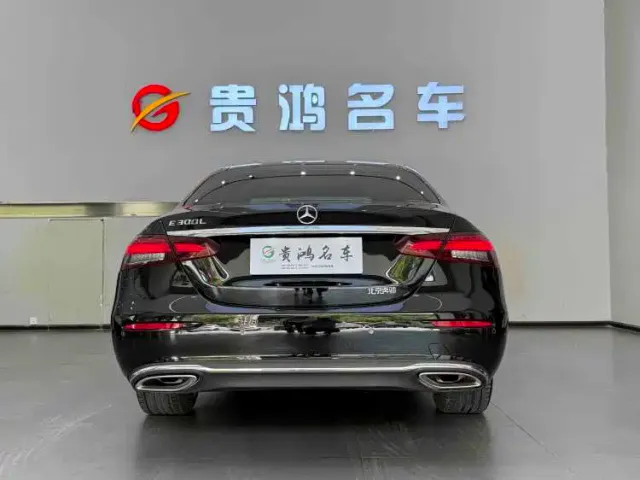 Mercedes-Benz E-Class — Фото автомобиля 4