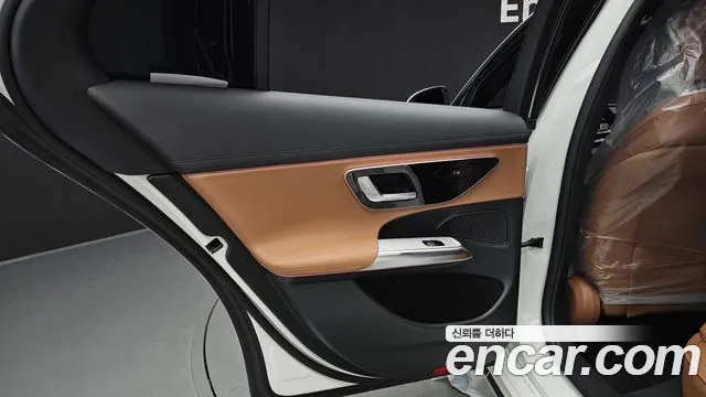 Mercedes-Benz E-Class — Фото автомобиля 6