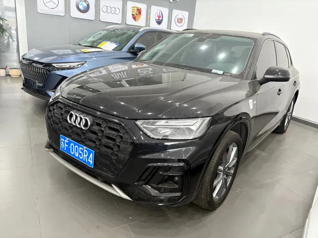 Фотография автомобиля — Audi Q5L