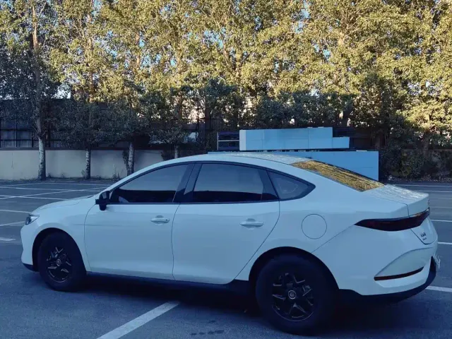 BYD Qin PLUS — Фото автомобиля 6