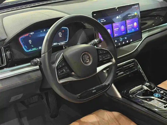 BYD Tang — Фото автомобиля 15