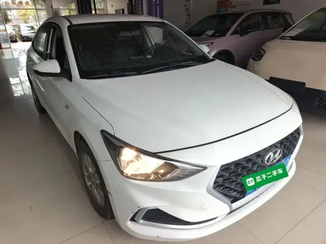 Hyundai Elantra — Фото автомобиля 3