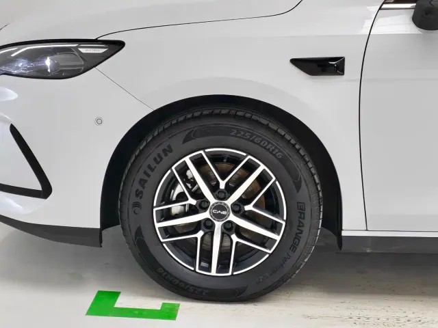 BYD Seal 05 DM-i — Фото автомобиля 8