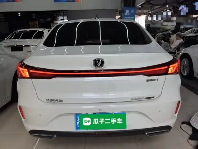 Changan Eado — Фото автомобиля 5
