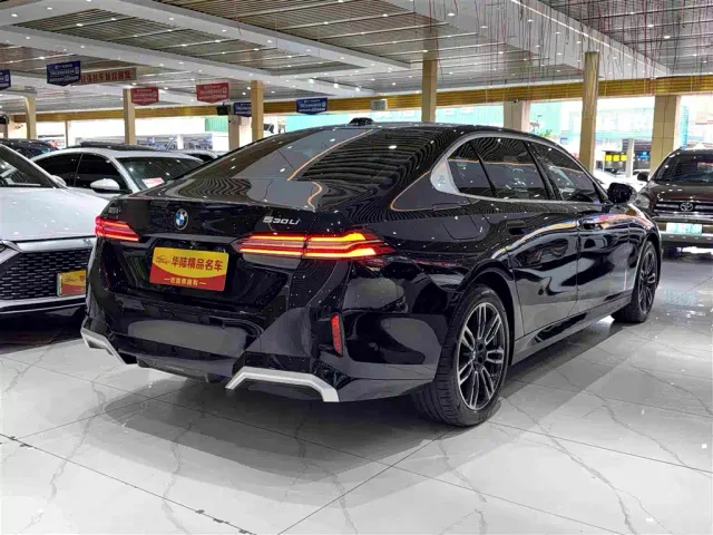 BMW 5 Series — Фото автомобиля 4
