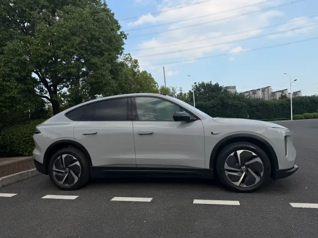 Nio EC6 — Фото автомобиля 12