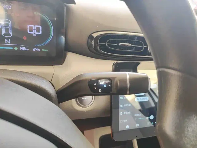 Leapmotor T03 — Фото автомобиля 13