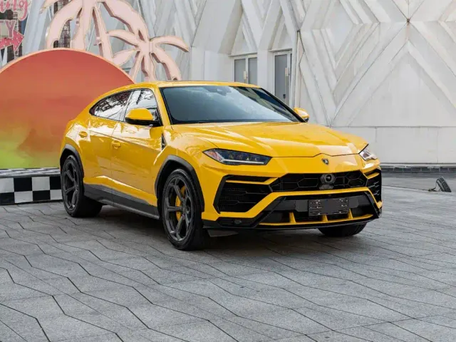 Lamborghini Urus — Фото автомобиля 3