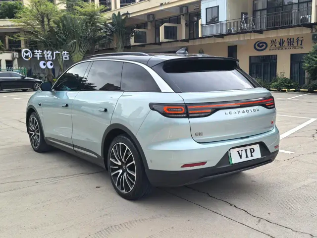 Leapmotor C11 — Фото автомобиля 5