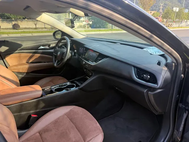 Buick Regal — Фото автомобиля 15