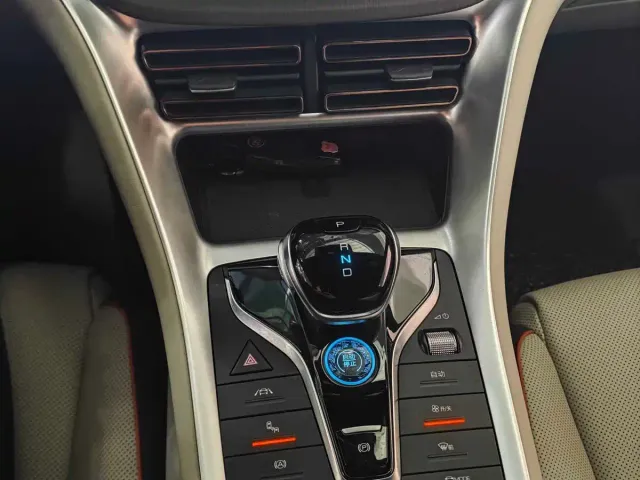 BYD Song Pro New Energy 2022 DM-i 110km Flagship Pro — Фото автомобиля 15