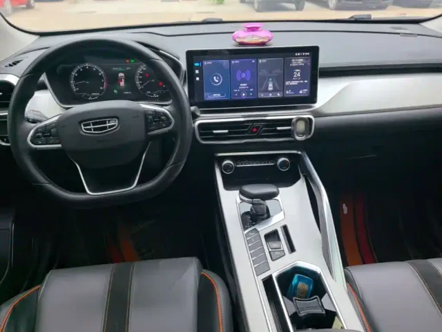 Geely Binyue — Фото автомобиля 9