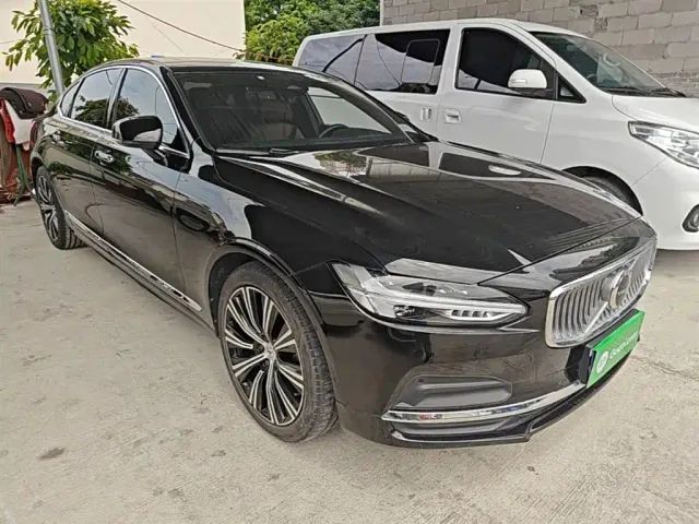 Volvo S90 — Фото автомобиля 21