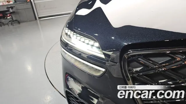 Genesis GV70 2.5T Бензин AWD — Фото автомобиля 17