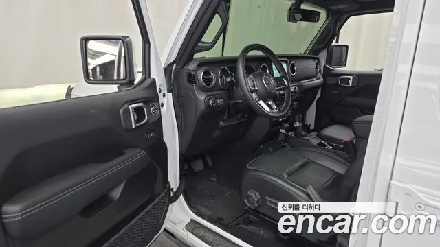 Jeep Wrangler JL — Фото автомобиля 15