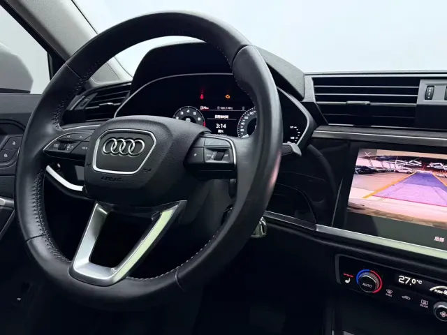 Audi Q3 — Фото автомобиля 14