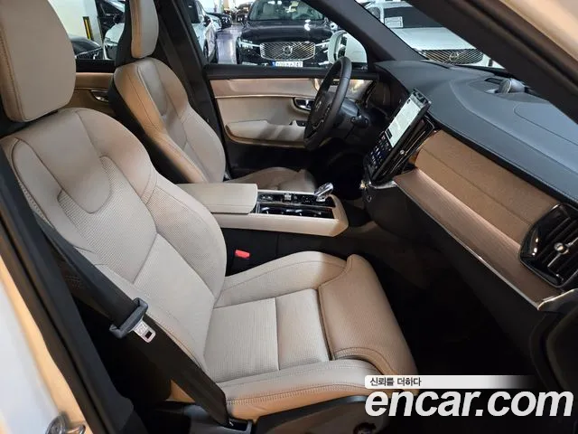 Volvo XC90 — Фото автомобиля 12