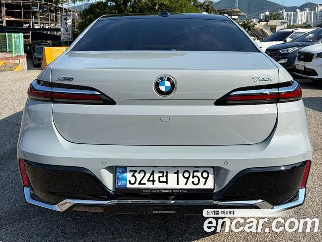 BMW 7 Series G70 — Фото автомобиля 2