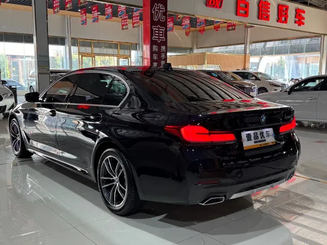 BMW 5 Series — Фото автомобиля 26
