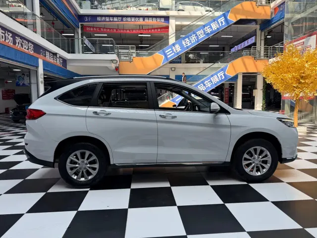Haval M6 — Фото автомобиля 4