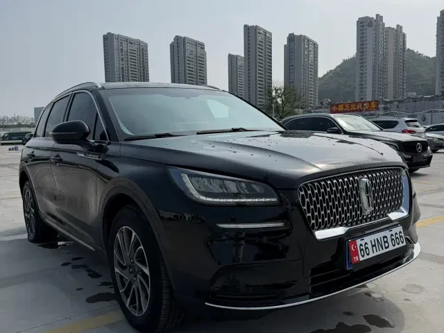 Lincoln Corsair — Фото автомобиля 3