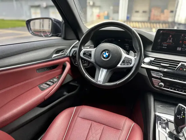 BMW 5 Series — Фото автомобиля 13