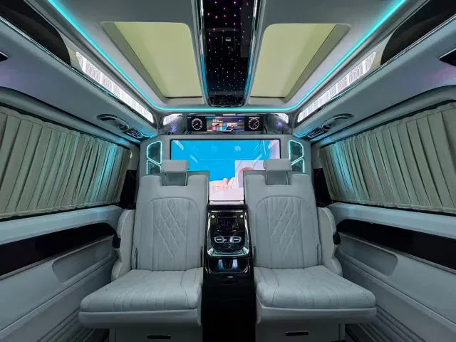 Mercedes-Benz V-Class — Фото автомобиля 10