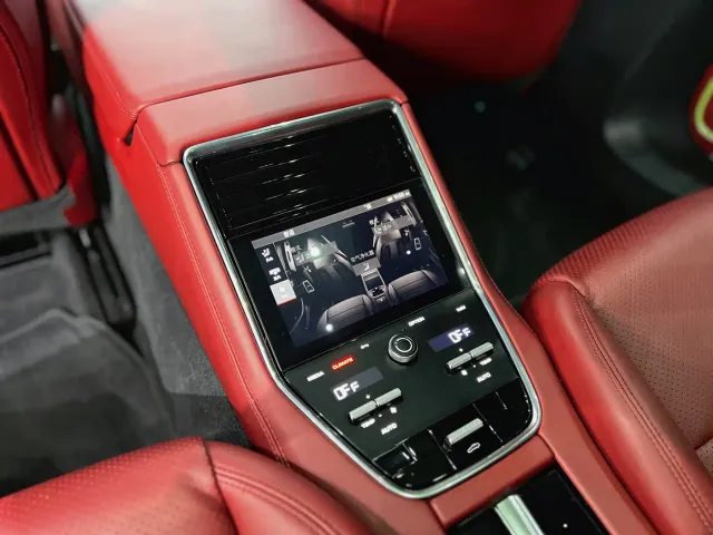 Porsche Panamera — Фото автомобиля 8