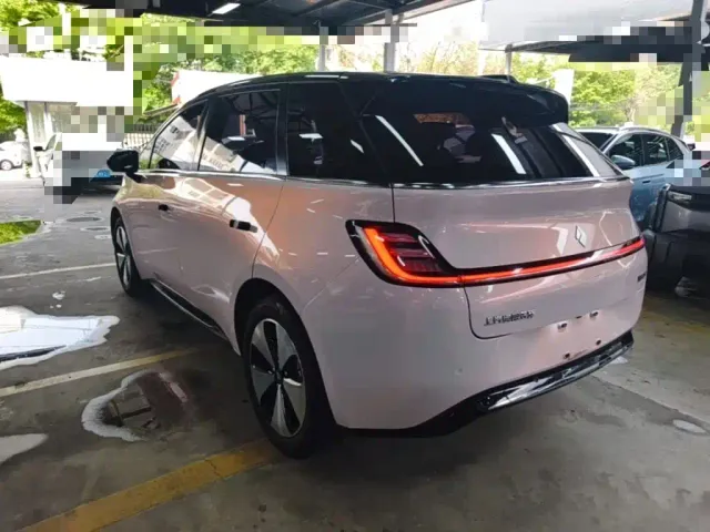 Baojun Cloud — Фото автомобиля 4