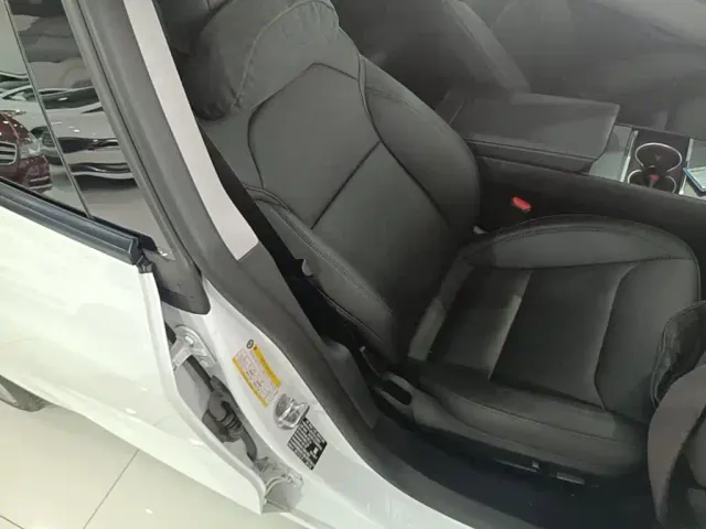 Tesla Model 3 2023 Long Range All-Wheel Drive — Фото автомобиля 24
