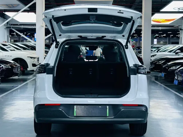 Chery Fengyun T8 — Фото автомобиля 11