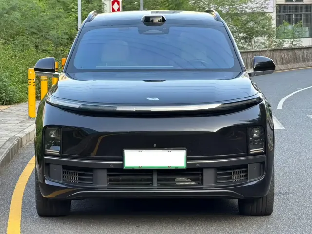 Li Auto L9 — Фото автомобиля 7