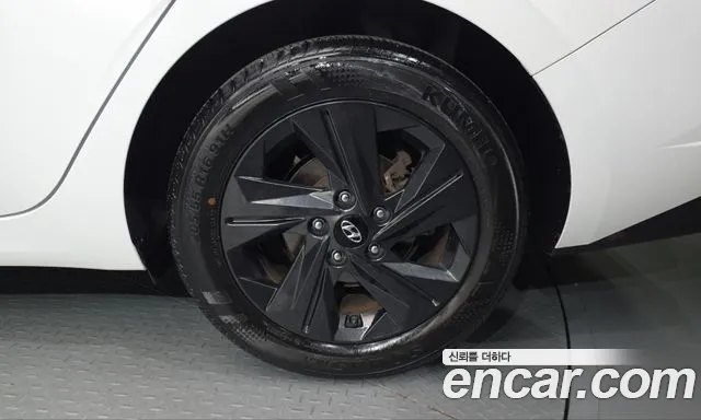 Hyundai Avante CN7 — Фото автомобиля 6