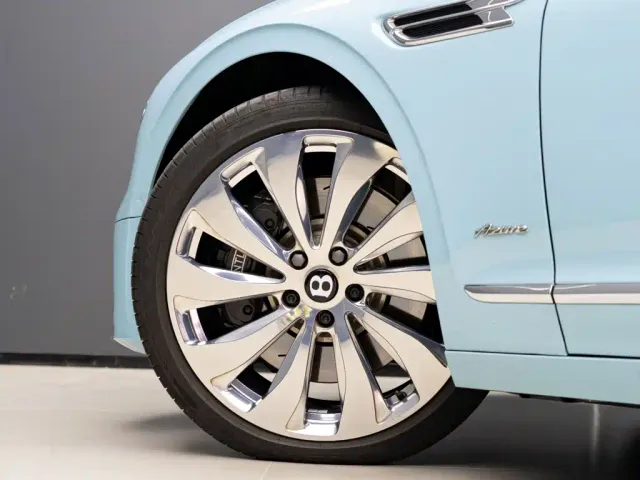 Bentley Flying Spur — Фото автомобиля 5