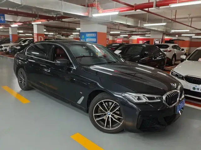 BMW 5 Series — Фото автомобиля 3