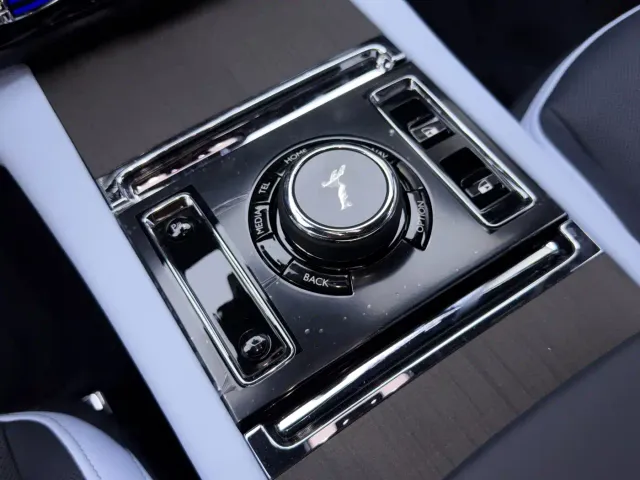 Rolls-Royce Spectre — Фото автомобиля 24