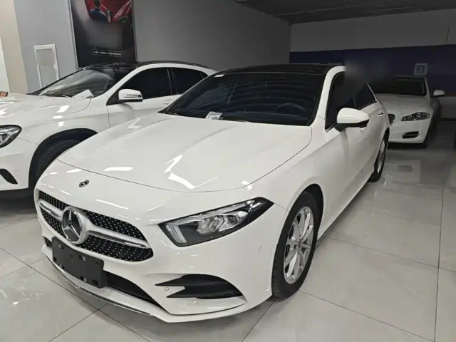 Фотография автомобиля — Mercedes-Benz A-Class
